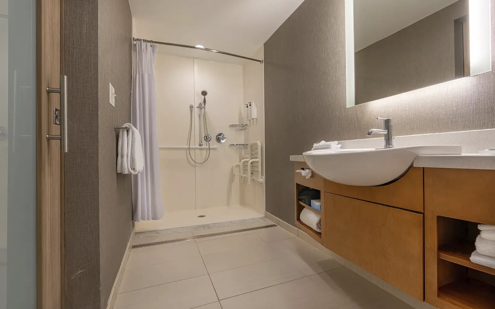 carefree-banner-bathing-04